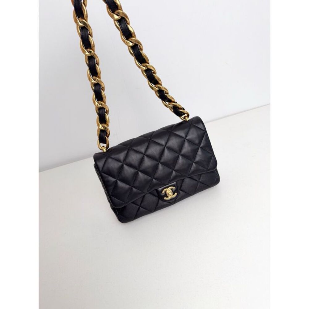 Chanel Women Pre-Loved Bag Very Good Condition - Picture 2 of 9